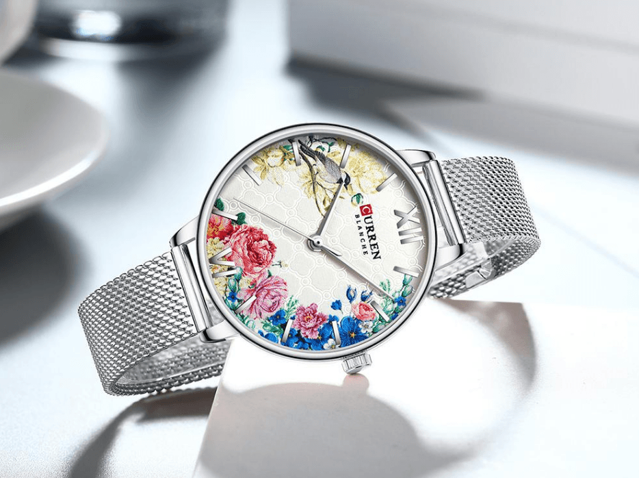 Montre Élégante pour Femme avec Motifs de Découpage Floral
