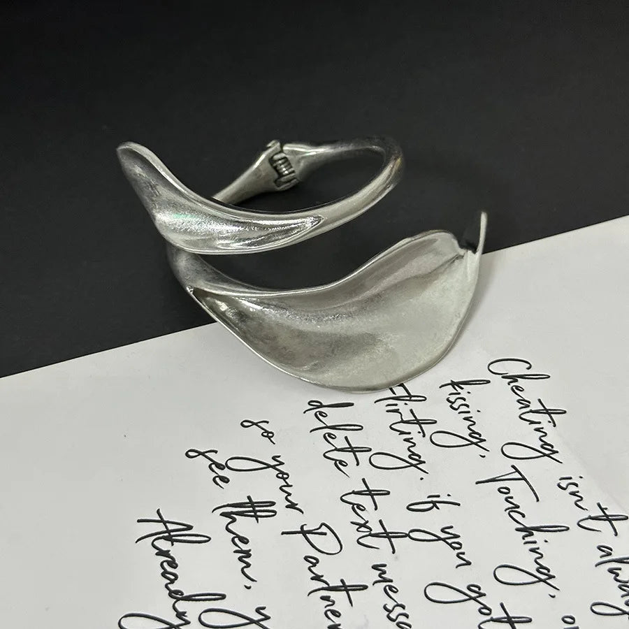 Metal leaf shaped flower bracelet bracelet - Korvel