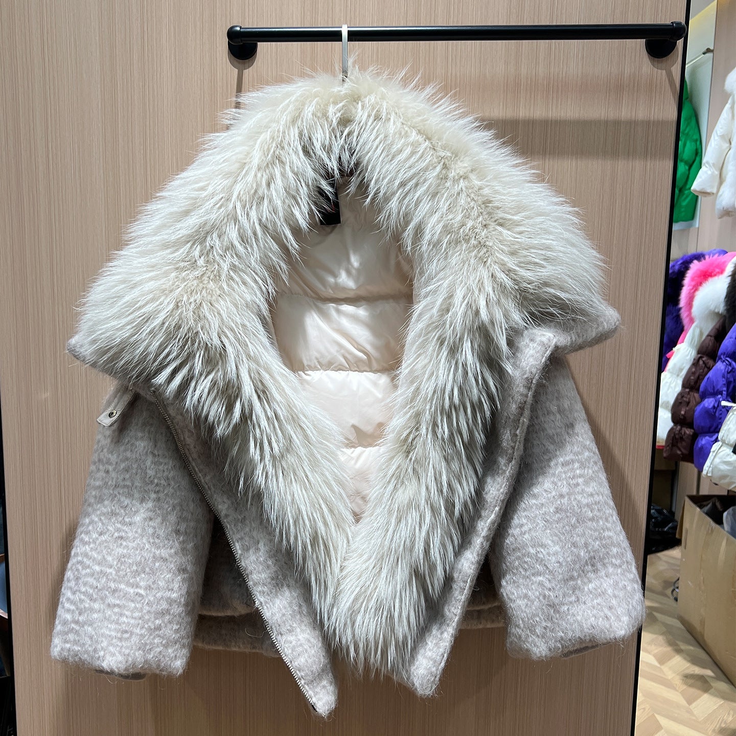 Women's Luxurious Down Jacket with Cashmere Fur Collar