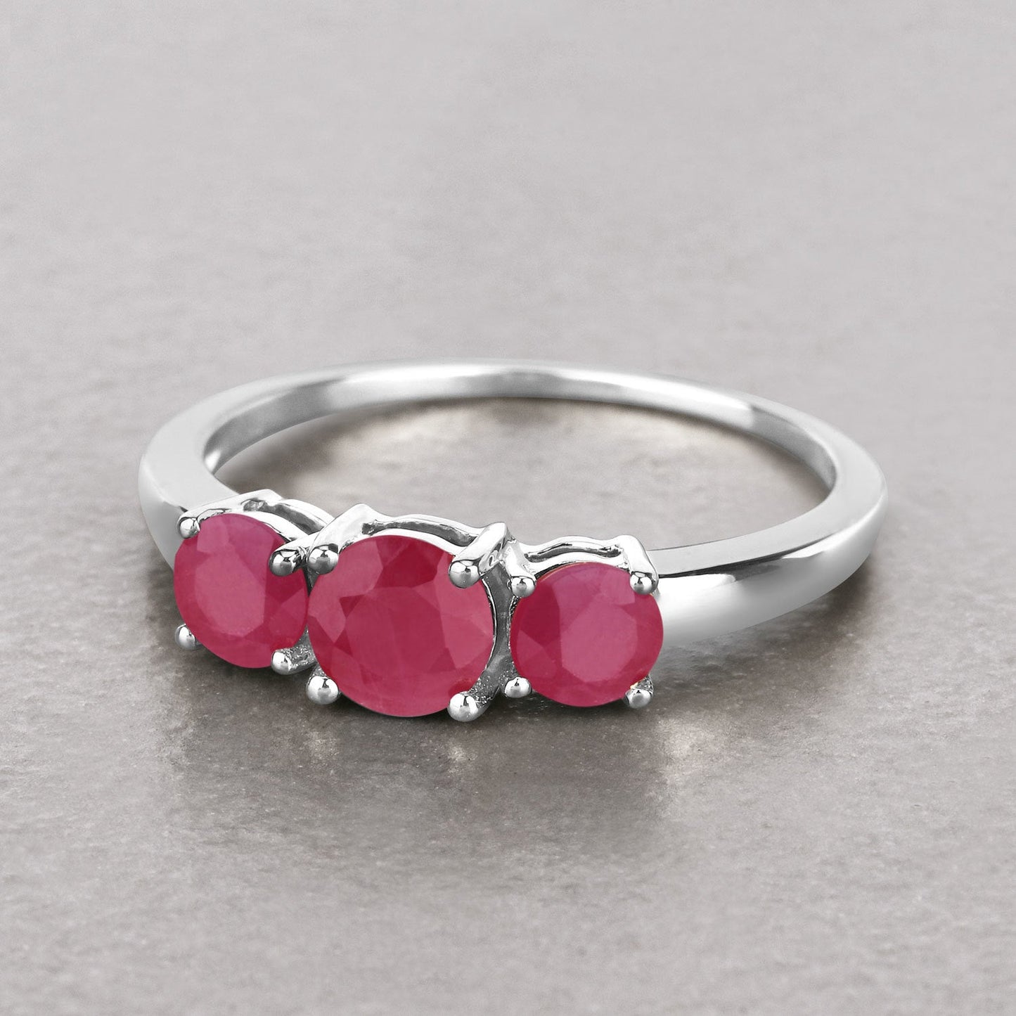Anillo de Compromiso de Rubí Genuino de 1.15 Quilates en Oro Blanco de 14K
