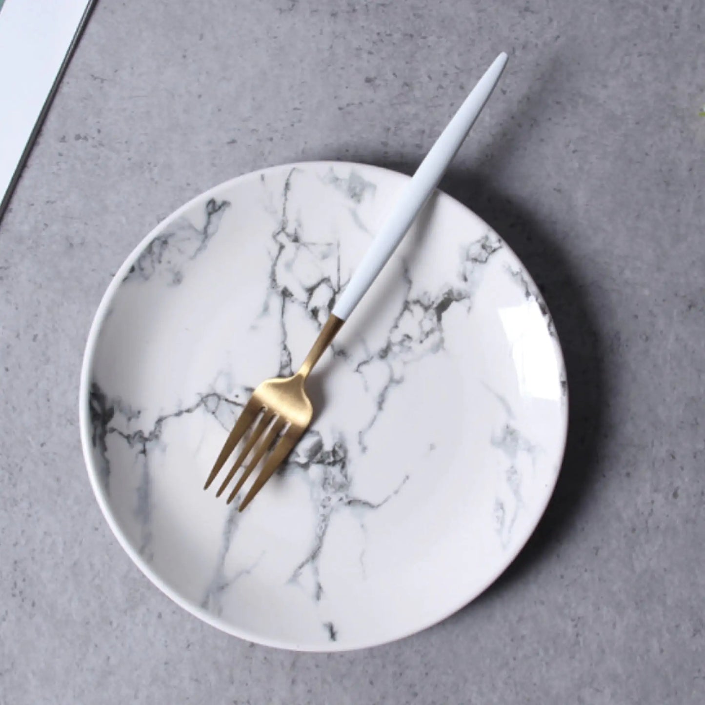 Marble Round Plate 6" - Elegant Dining Essential