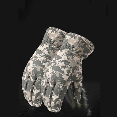 Fleece-Lined Camouflage Ski Gloves for Winter Adventures