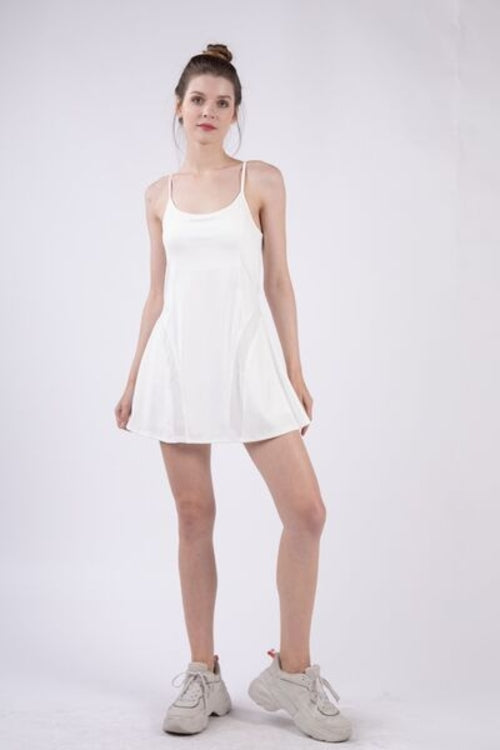 Robe active mini de tennis VERY J avec détails en maille et shorts intégrés