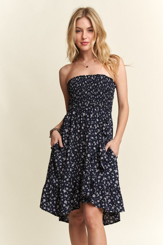 Robe tube florale smockée avec poches pour l'été