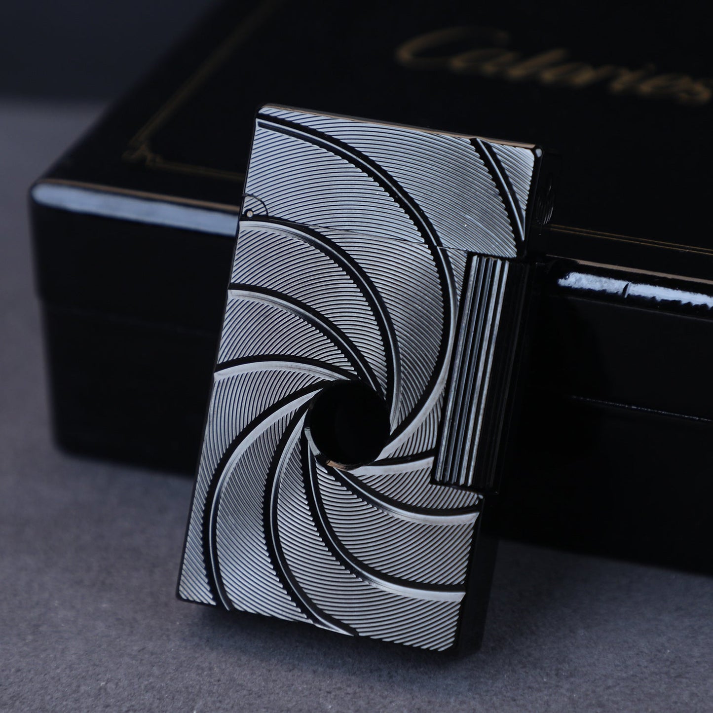 Briquet en métal personnalisé - Cadeau au design moderne