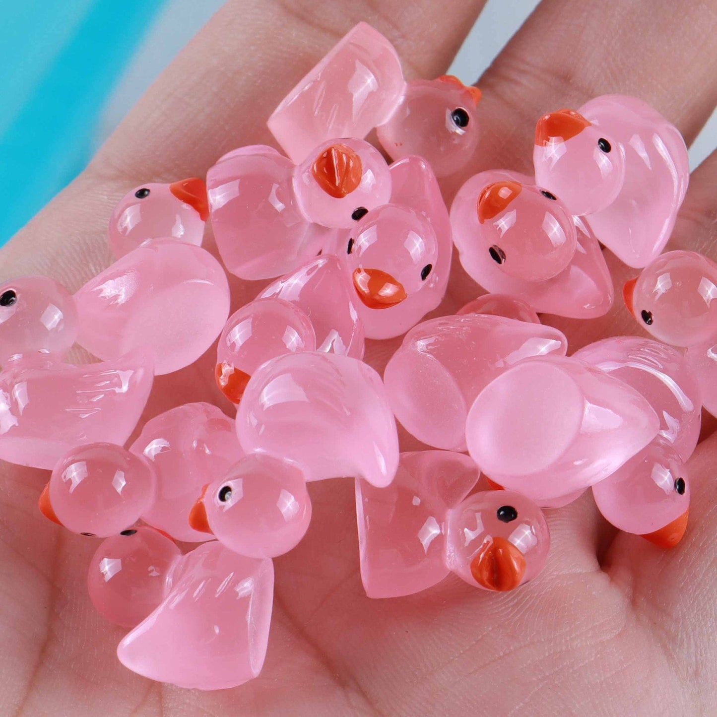 Resin luminous cartoon three-dimensional cute cartoon duck DIY car ornament keychain micro landscape hair clip decoration - Korvel