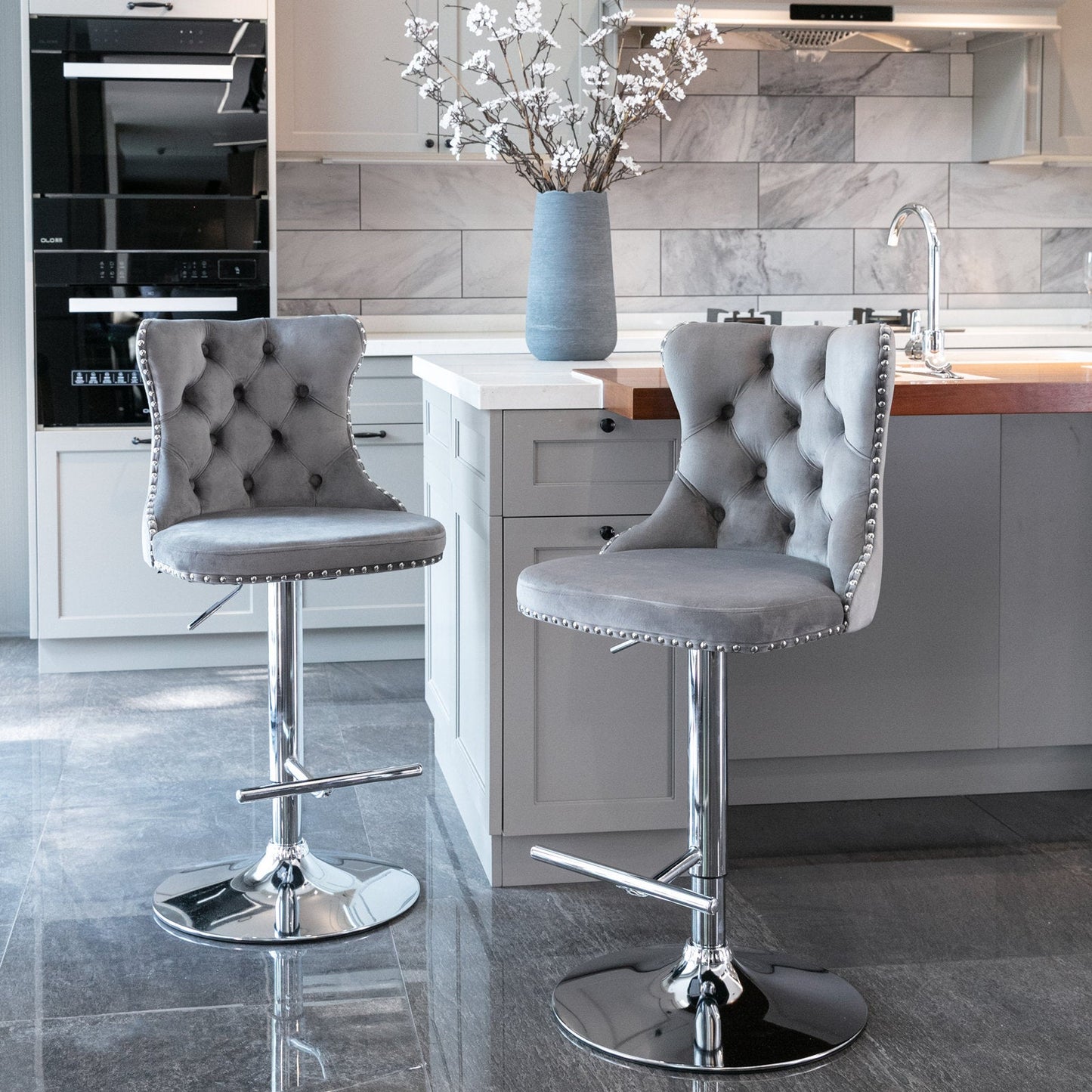 Ensemble de 2 tabourets de bar gris réglables avec base en chrome