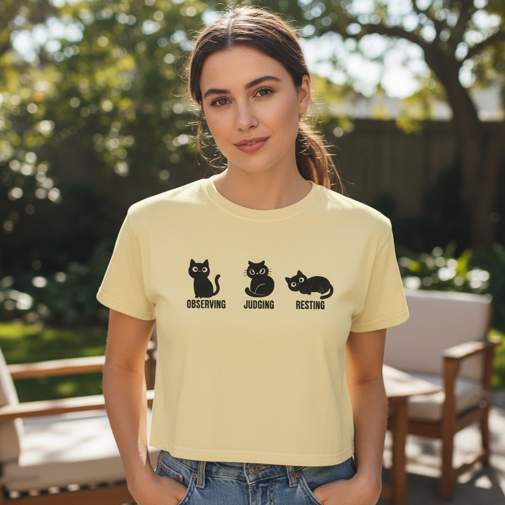 T-shirt Boxy Cropped Chat Observateur Juge Reposant