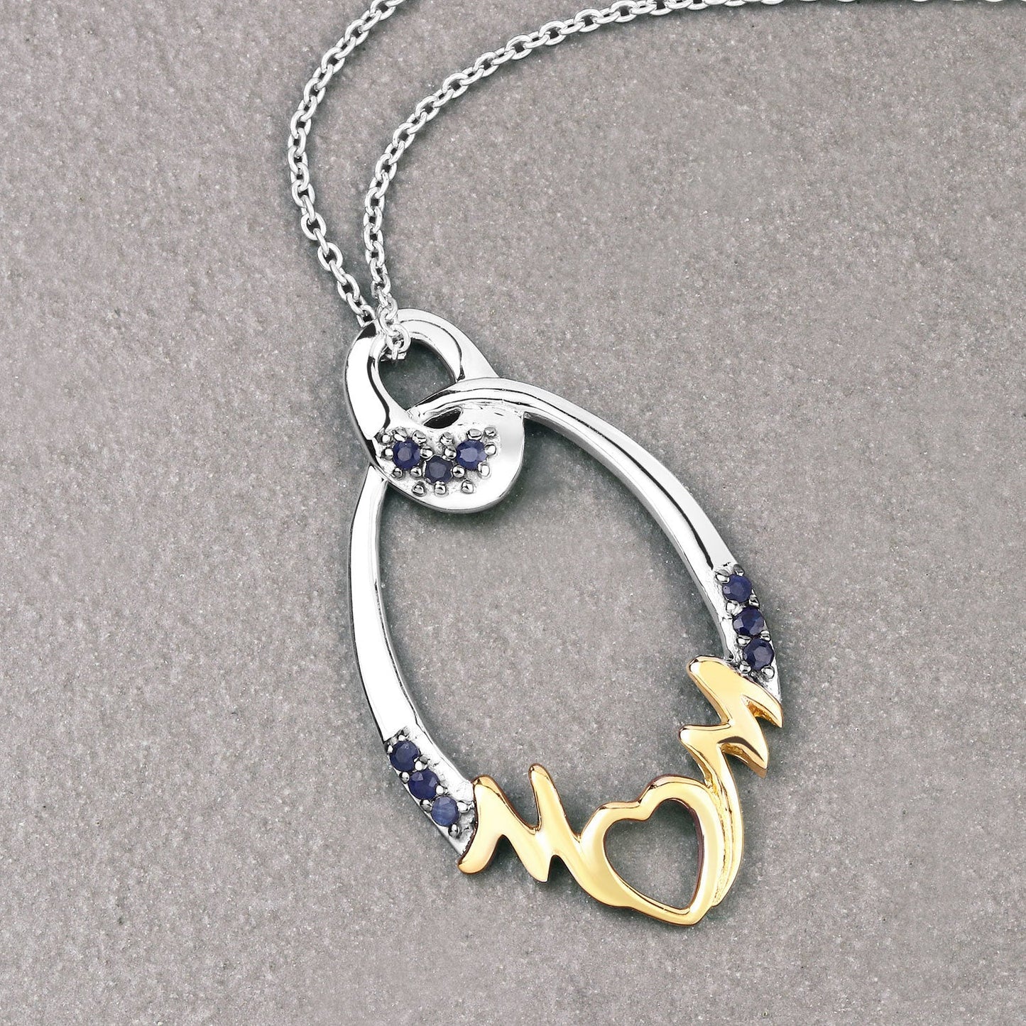 Pendentif en saphir bleu de 0,18 carat en argent sterling
