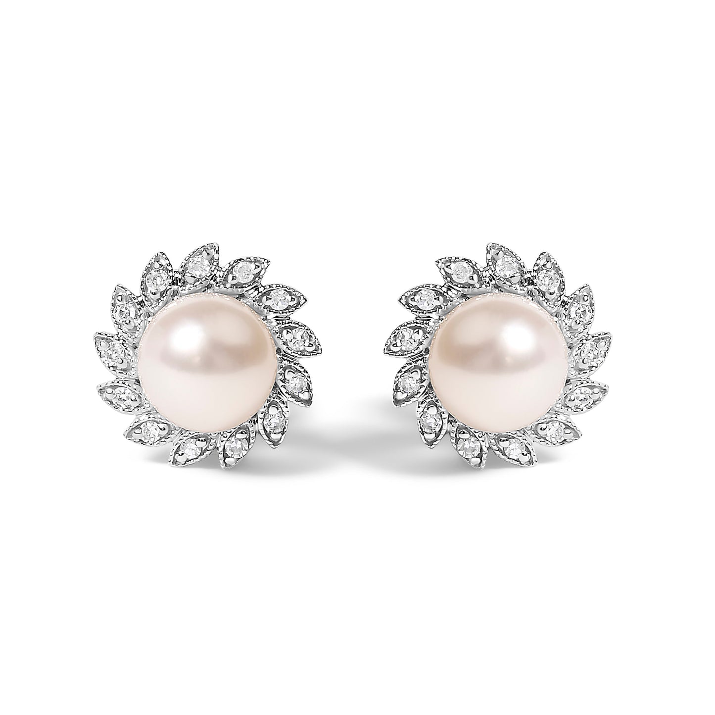 Pendientes de perlas y diamantes en halo de oro blanco de 10 quilates