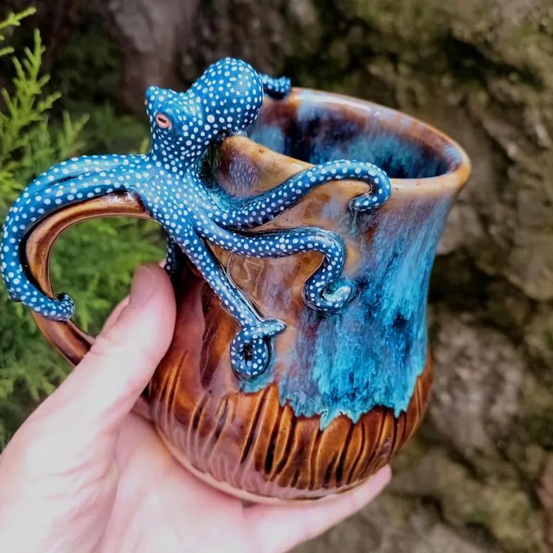 Taza de Pulpo Azul Profundo Hecha a Mano para Bebidas Calientes y Frías