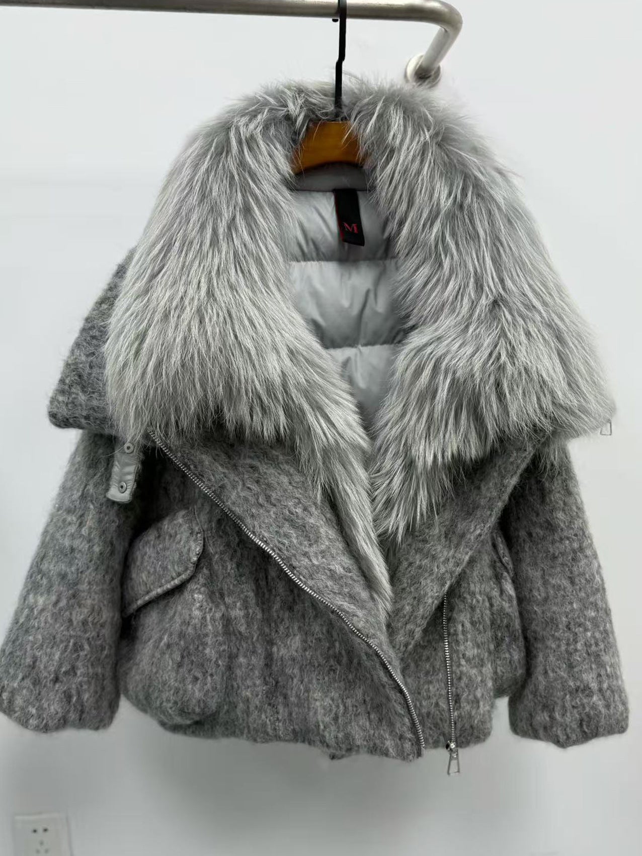 Women's Luxurious Down Jacket with Cashmere Fur Collar