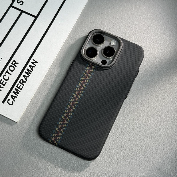 Funda Dura Magnética de Patrón Kevlar Premium para iPhone 15 ProMax
