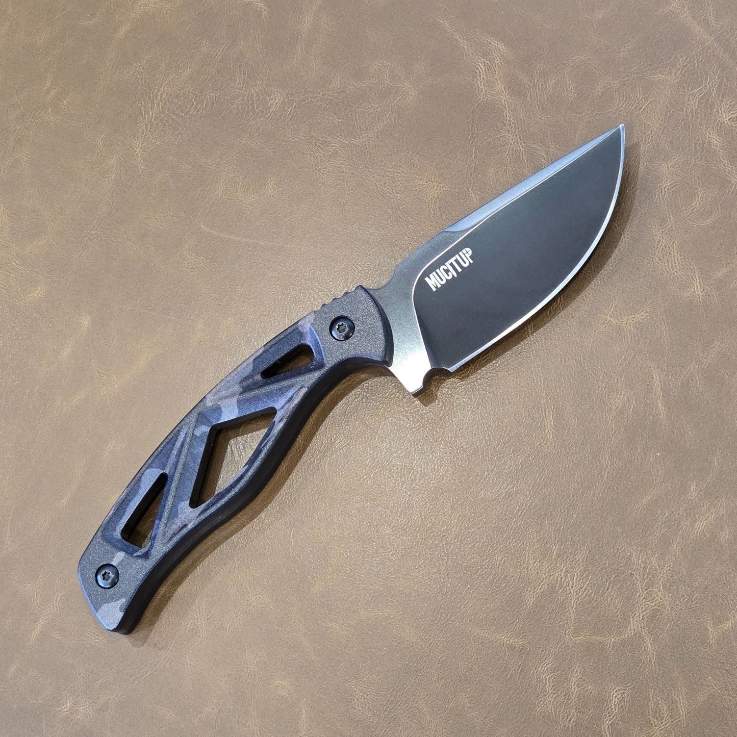 Couteau à lame fixe MUCTAC Surge en édition limitée MUCITUP - Acier D2, lame DLC de 3"