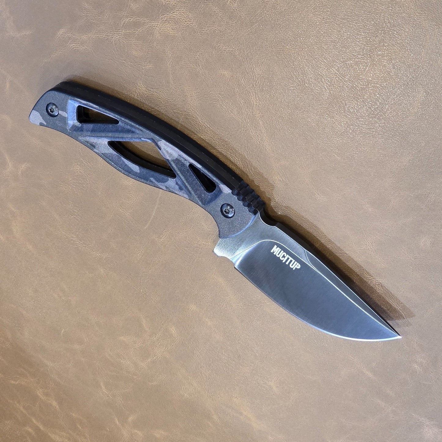 Couteau à lame fixe MUCTAC Surge en édition limitée MUCITUP - Acier D2, lame DLC de 3"