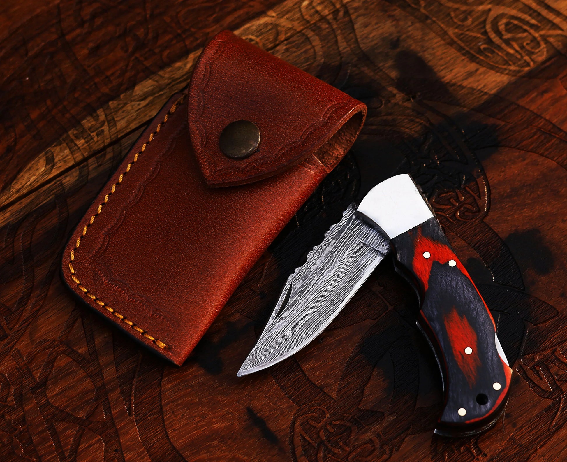 Personalized Damascus Steel Folding Knife - A Distinctive Gift for Him - Korvel