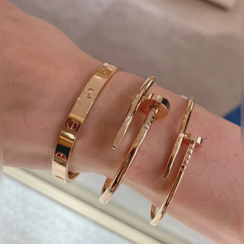Bracelet à vis V-Gold en diamant pavé - Bracelet en acier titane élégant
