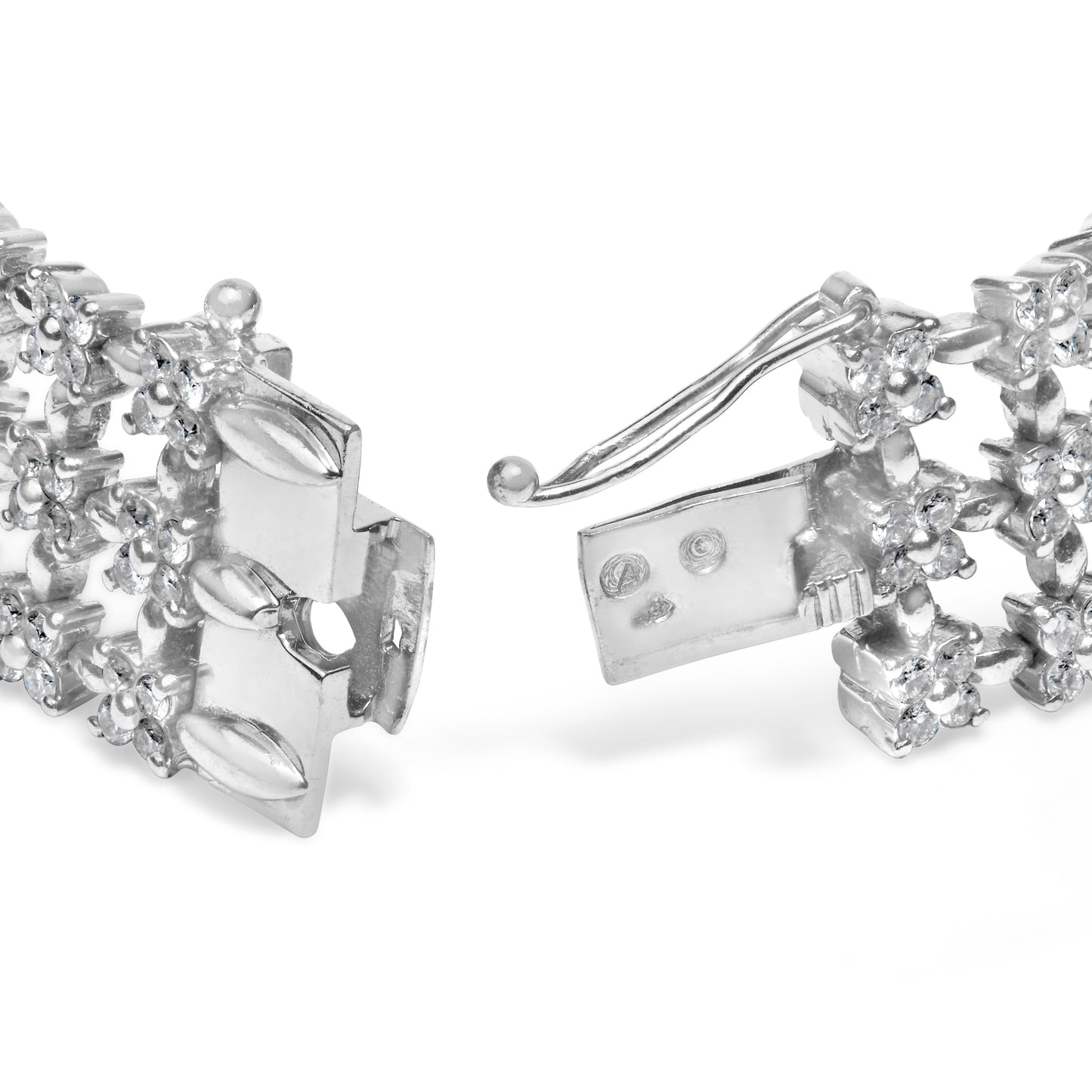 Pulsera de eslabones florales de diamantes de 18K oro blanco 7.5 Cttw