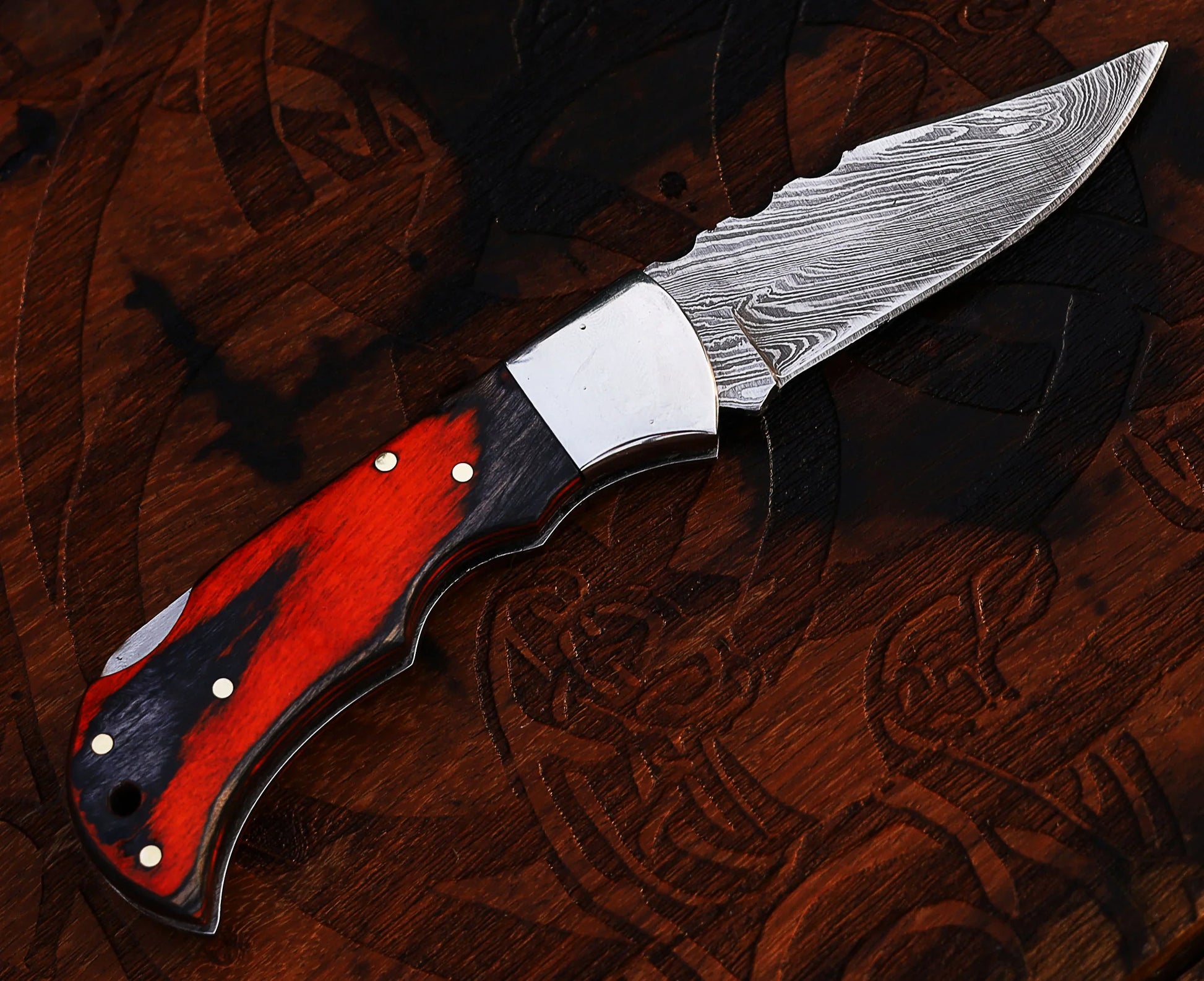 Personalized Damascus Steel Folding Knife - A Distinctive Gift for Him - Korvel