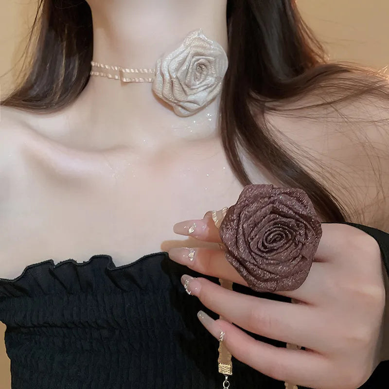 Collar con Hebilla de Aleación Rosa 3D