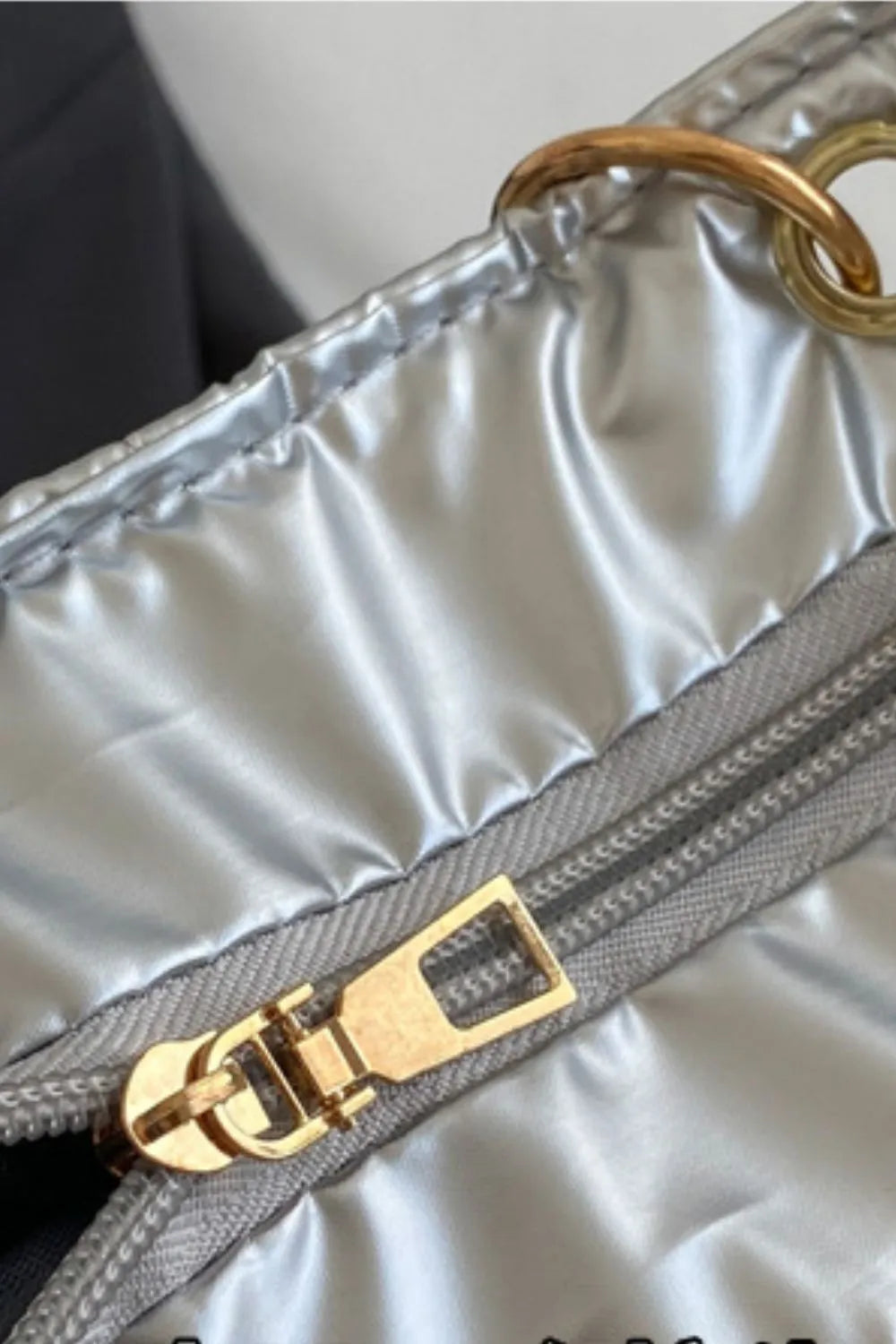 Bubble Texture Chain Handbag - Korvel