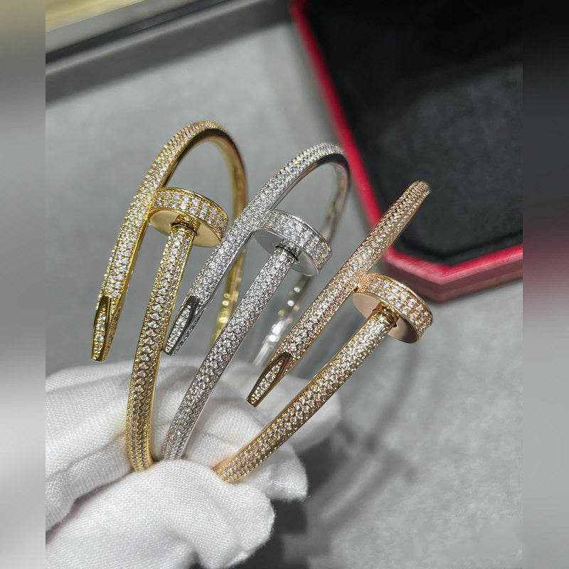 Bracelet à vis V-Gold en diamant pavé - Bracelet en acier titane élégant