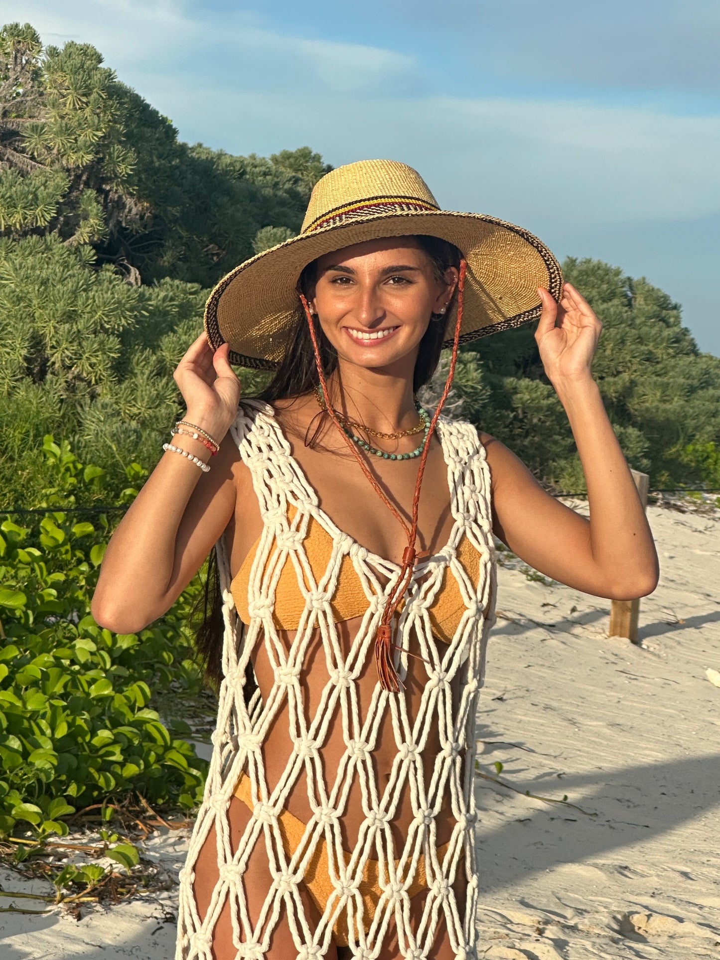 Sombrero de sol tejido a mano