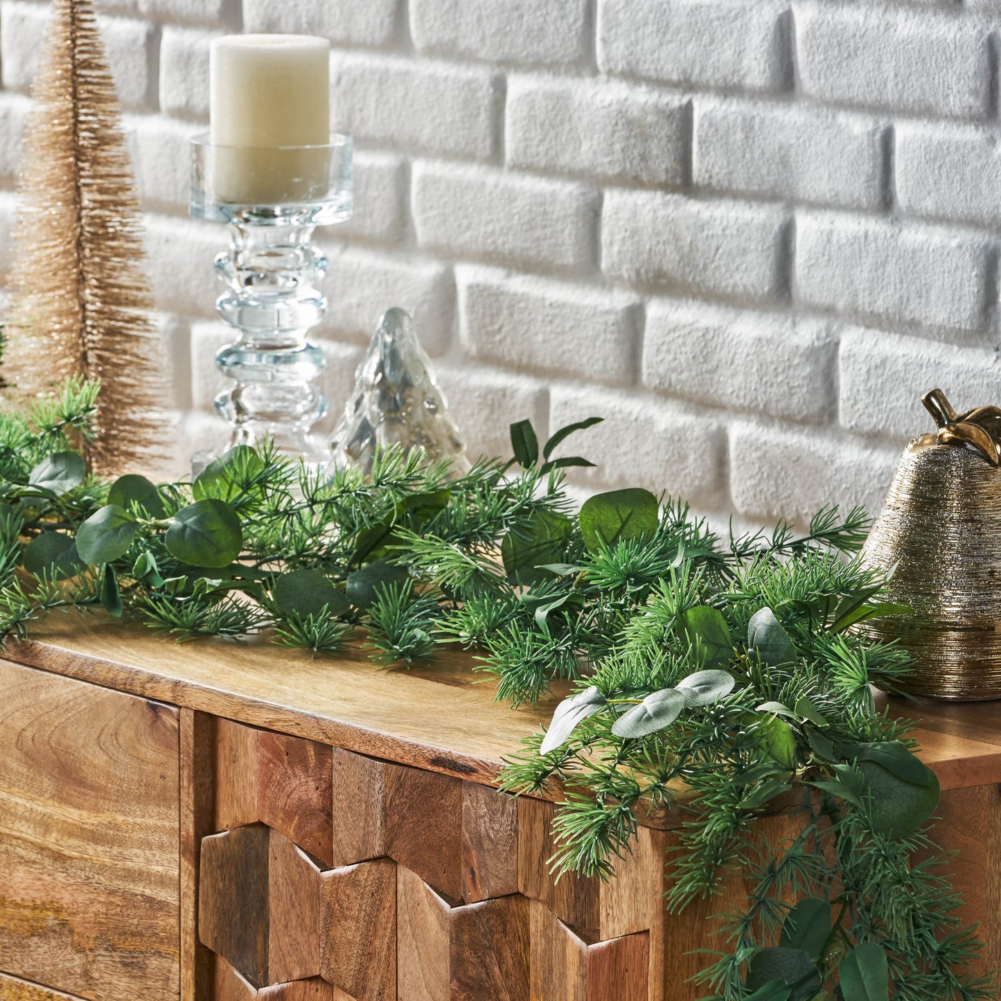 Elegant 5.5' Leaves Garland for Home Decor