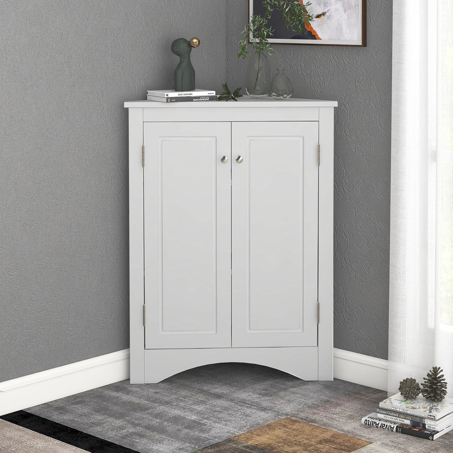 Elegante gabinete de almacenamiento triangular blanco con estantes ajustables