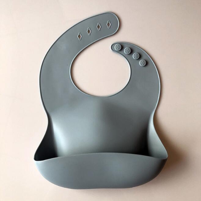 Bibs de alimentación de silicona a la moda para recién nacidos