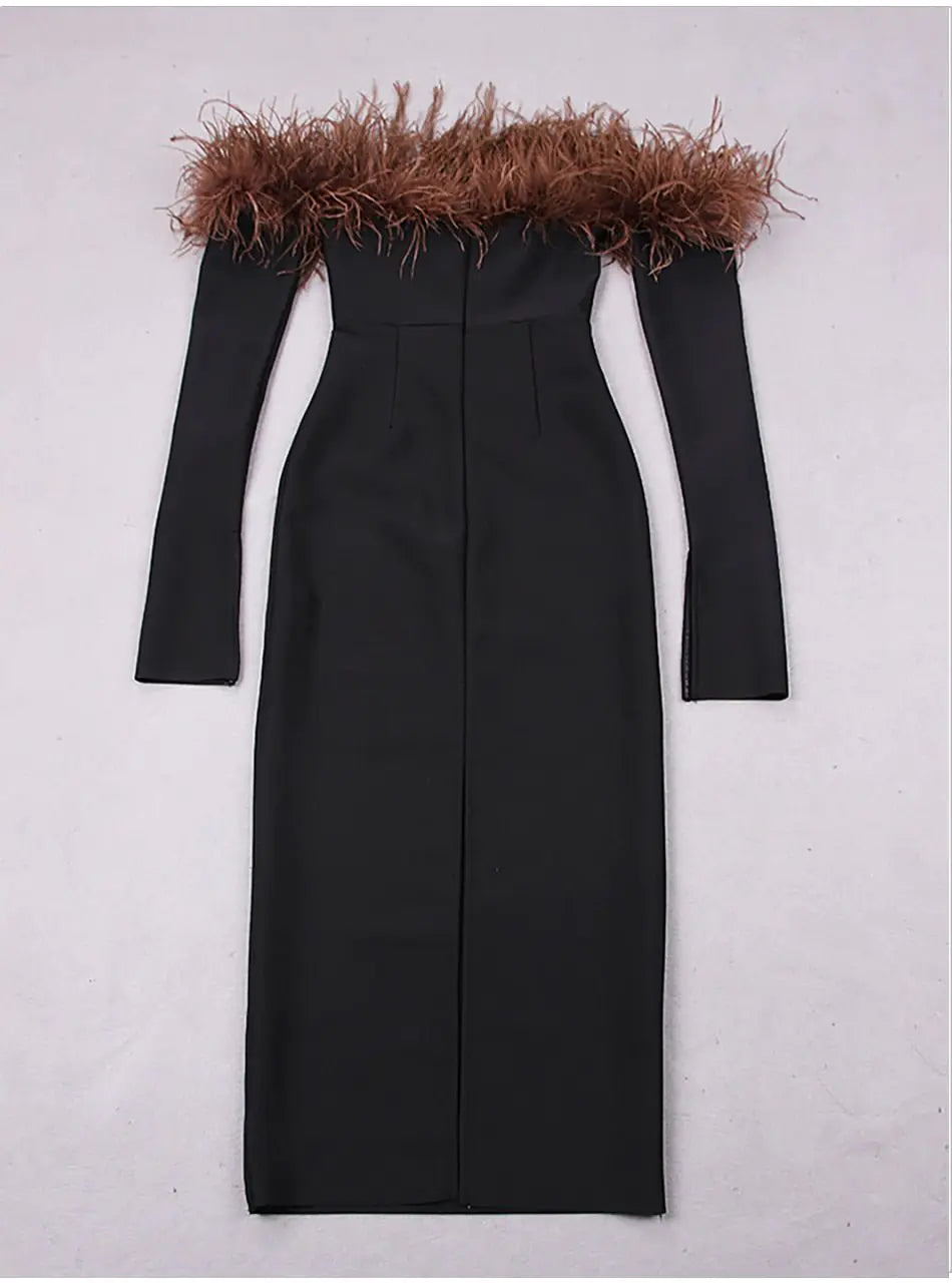 Vestido Sin Tirantes de Plumas