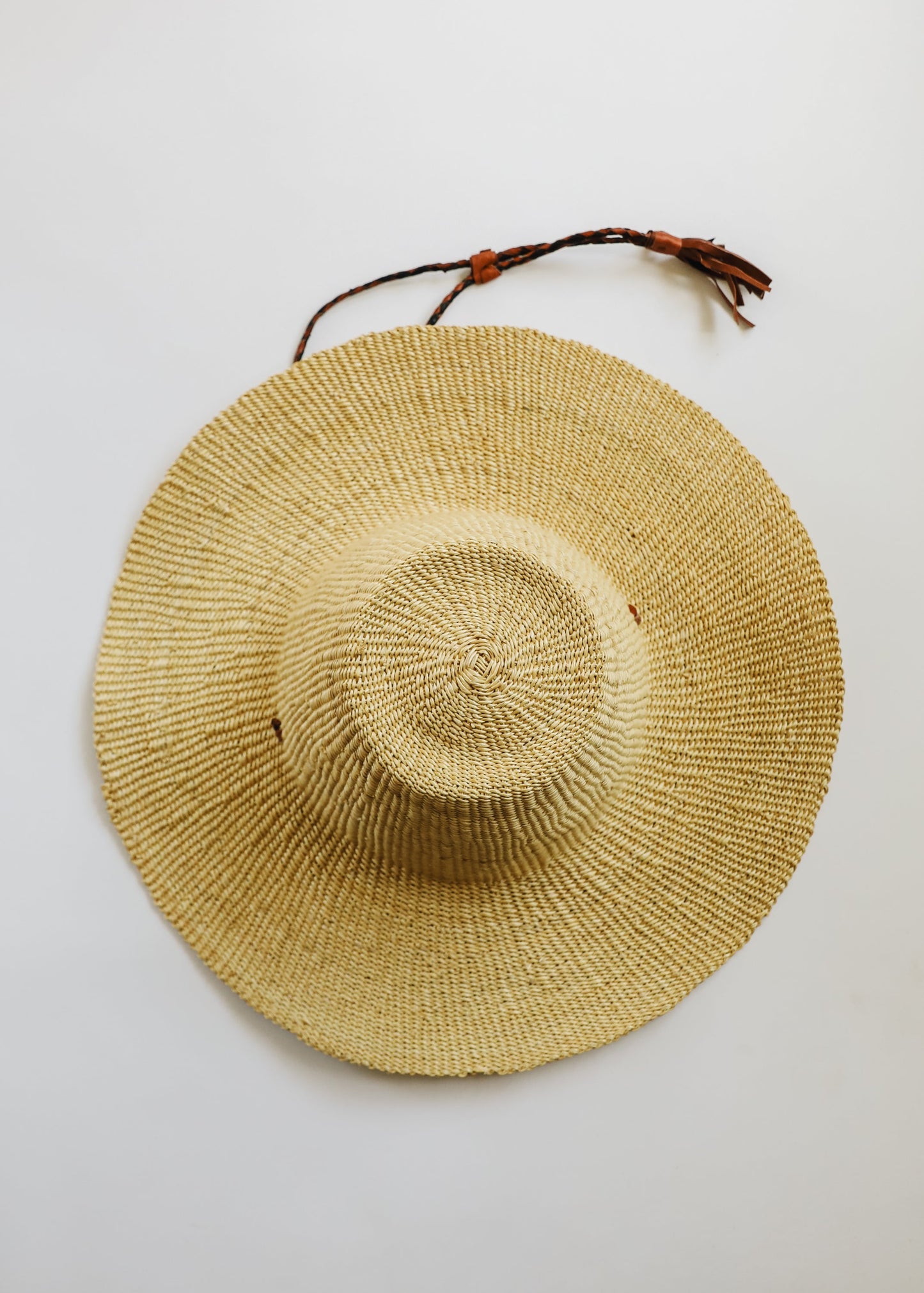 Sombrero de sol tejido a mano