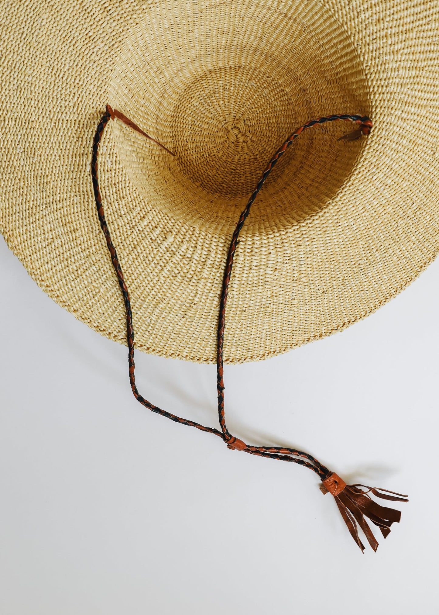 Sombrero de sol tejido a mano