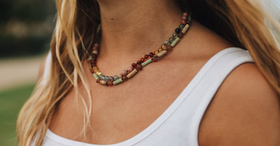 Collar de Ámbar Báltico Crudo Cognac con Jade Verde y Ágata Rayada