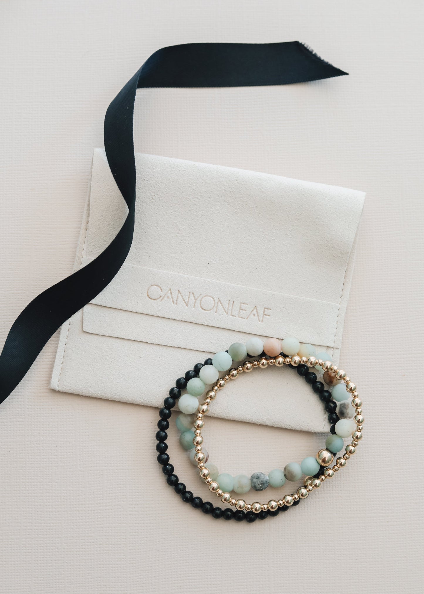 Bracelet en Amazonite brute et perles en or 14 carats