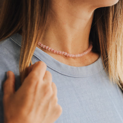 Collar de Toggle de Cuarzo Rosa Natural y Oro de 14k