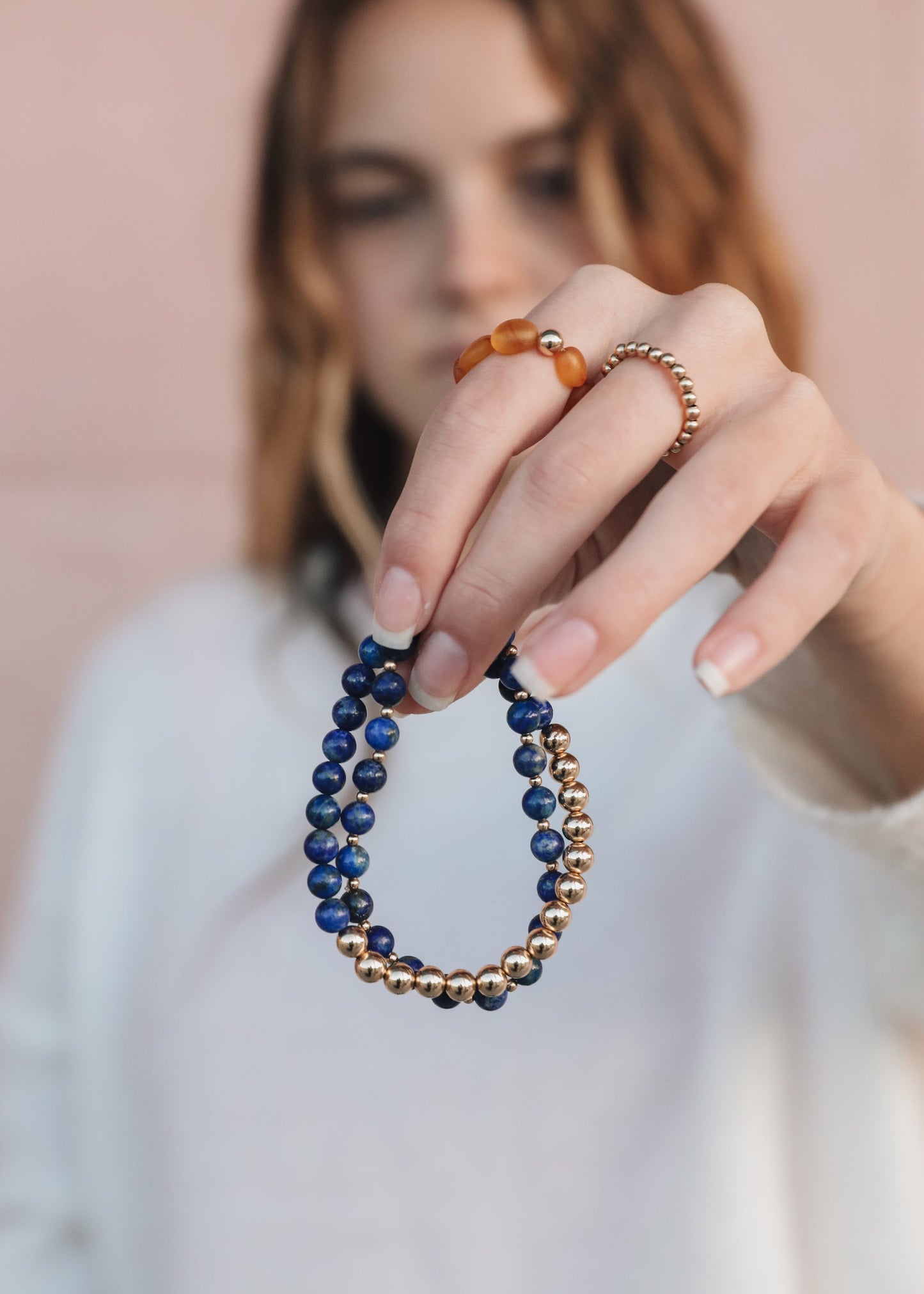 Pulsera de Estiramiento de Lapis Lazuli y Oro Relleno de 14k Sol + Luna
