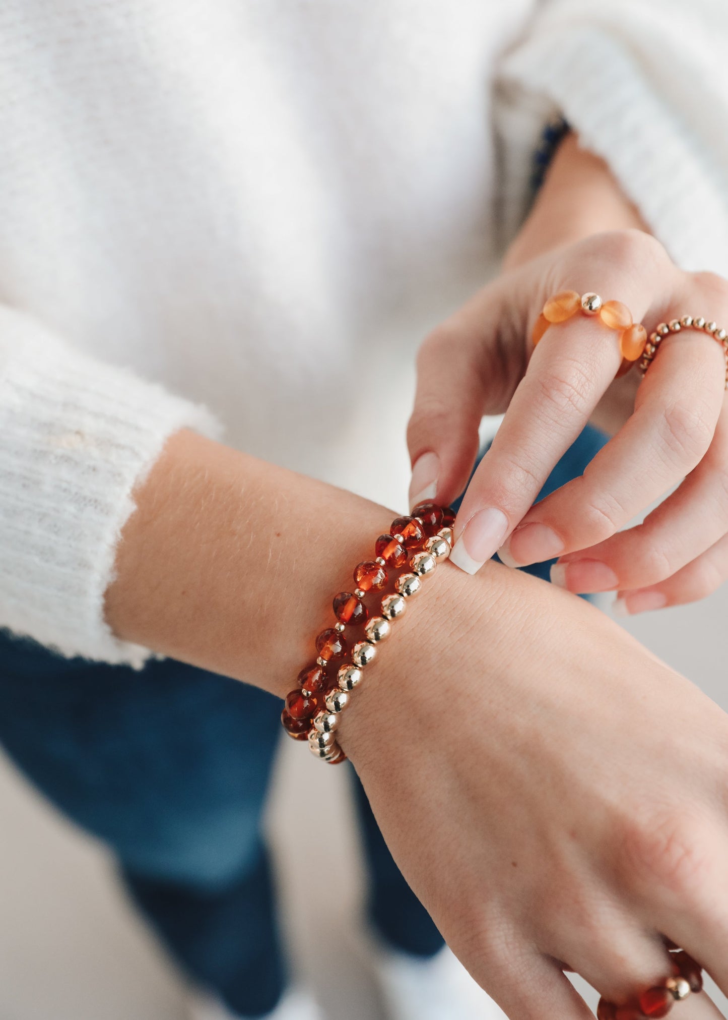 Bracelets en ambre de la mer Baltique et en or rempli de 14 carats Sun + Moon