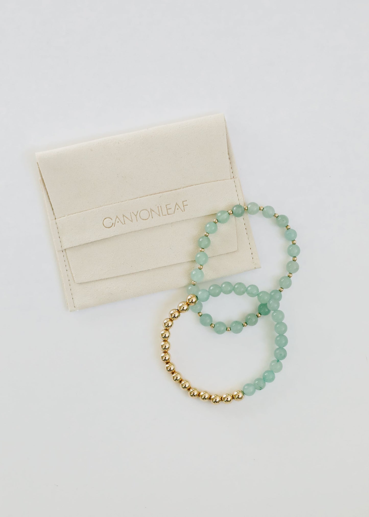 Pulsera elástica de piedras preciosas de aventurina y oro de 14 quilates