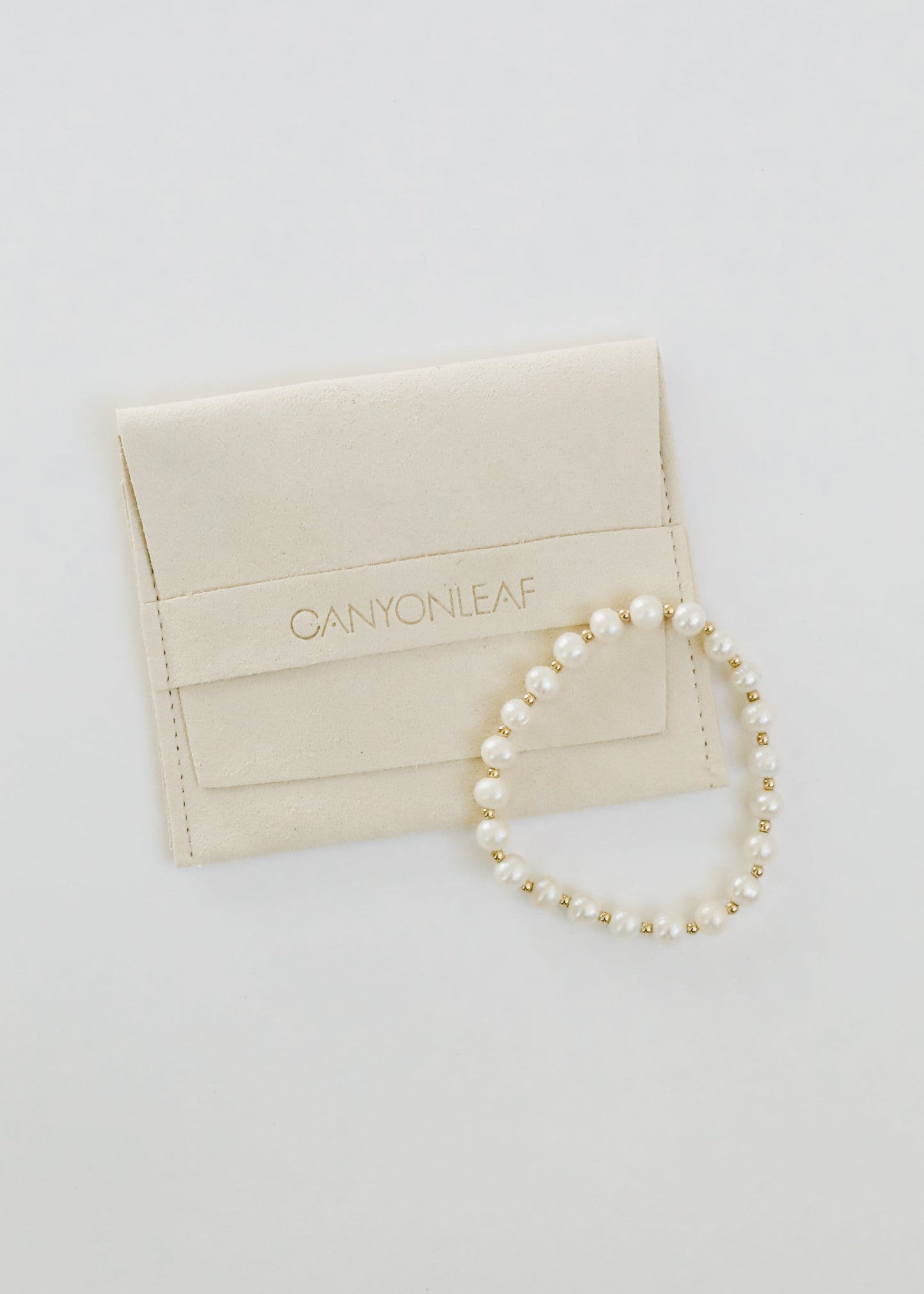 Bracelets extensibles en perles et or 14 carats remplis de soleil et de lune