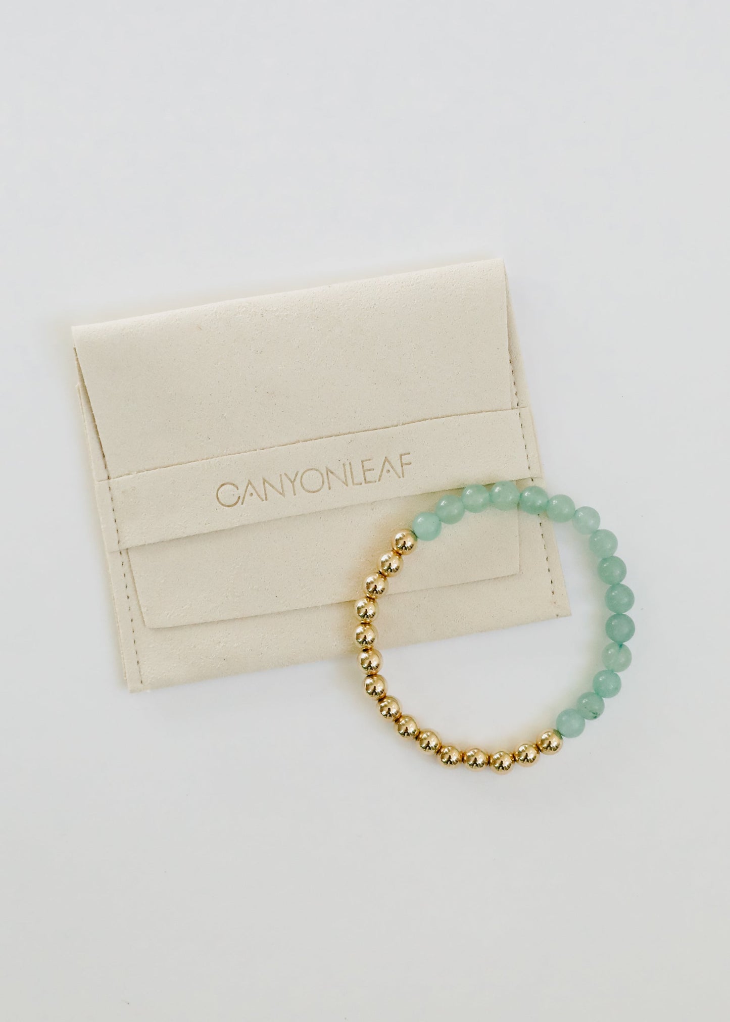 Pulsera elástica de piedras preciosas de aventurina y oro de 14 quilates