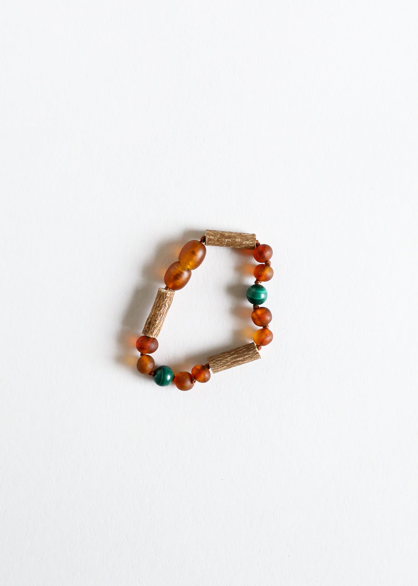 Bracelet/Anklet en Ambre Baltique Cognac Brut et Malachite en Bois de Noisetier