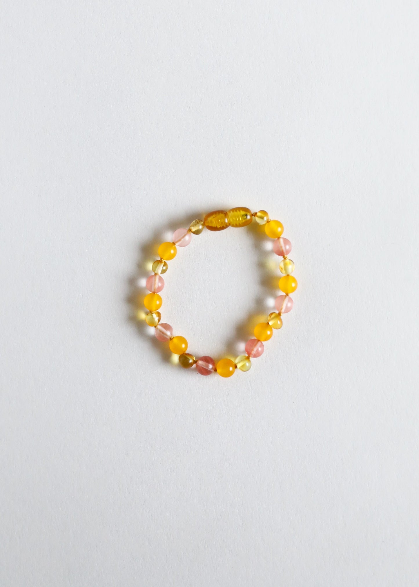 Pulsera de Ámbar Báltico Pulido y Gemas de Madreselva