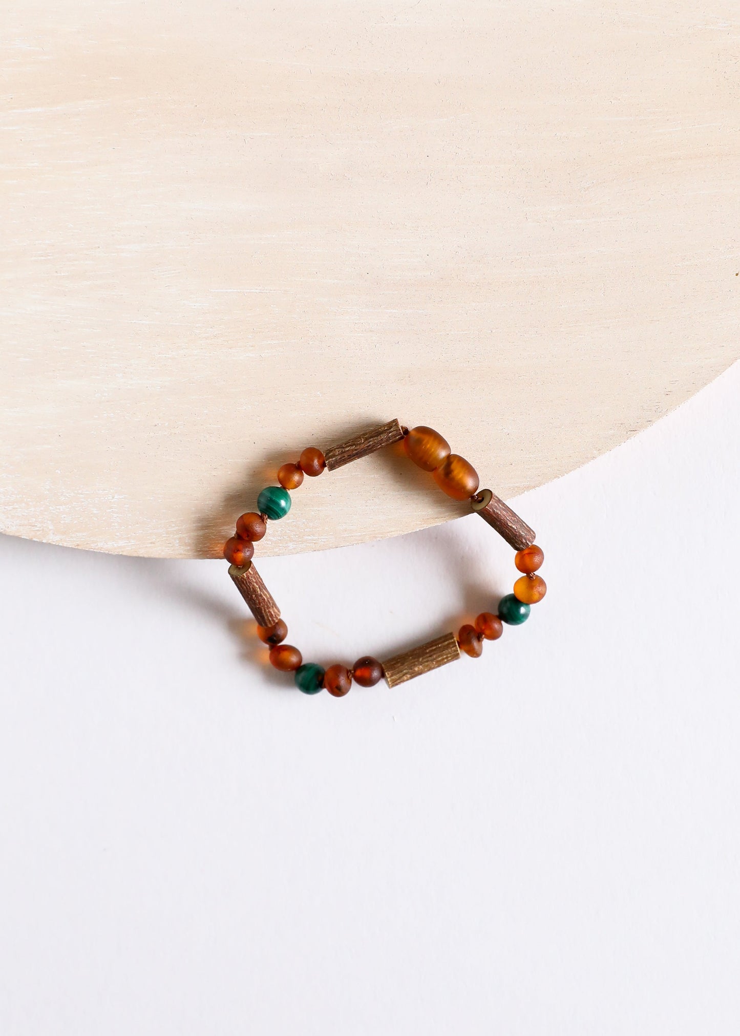 Bracelet/Anklet en Ambre Baltique Cognac Brut et Malachite en Bois de Noisetier