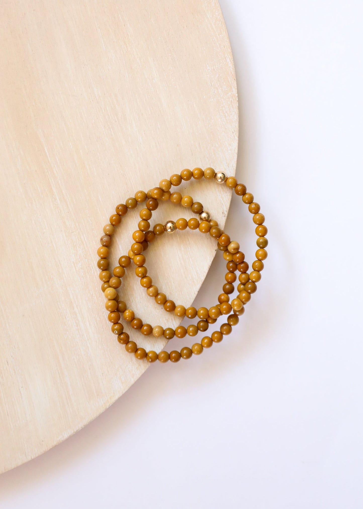 Pulsera Dainty de Jaspe Mookaite Dorado y Perlas de Oro de 14K