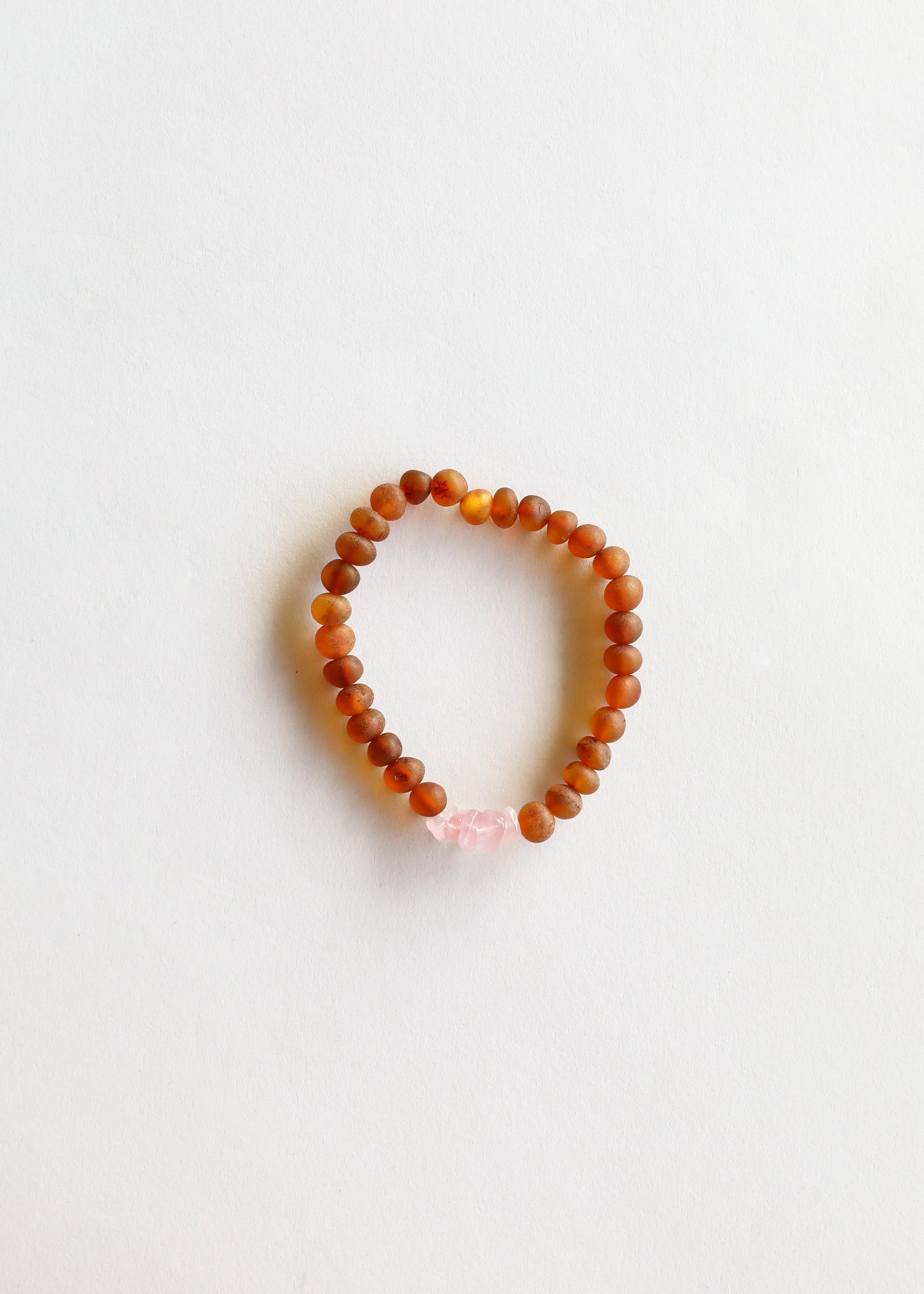 Pulsera de Ámbar Báltico Cognac Crudo y Cuarzo Rosa