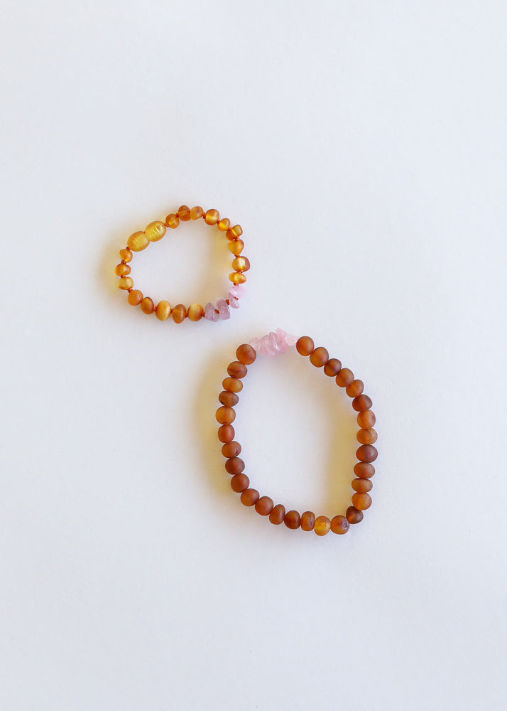 Conjunto de Pulseras de Ámbar Báltico Cognac Crudo y Cuarzo Rosa