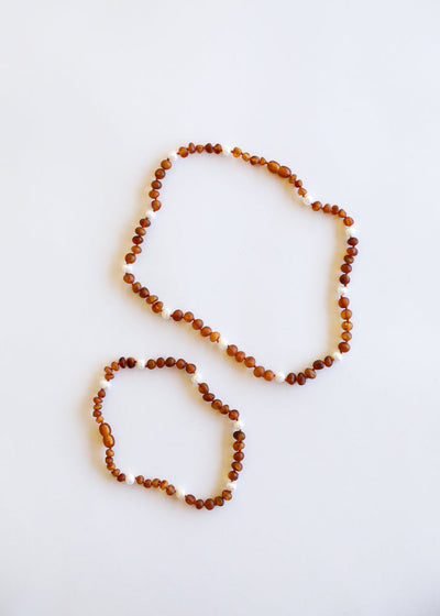 Conjunto de Collar Halo de Ámbar Báltico Cognac Crudo y Perlas