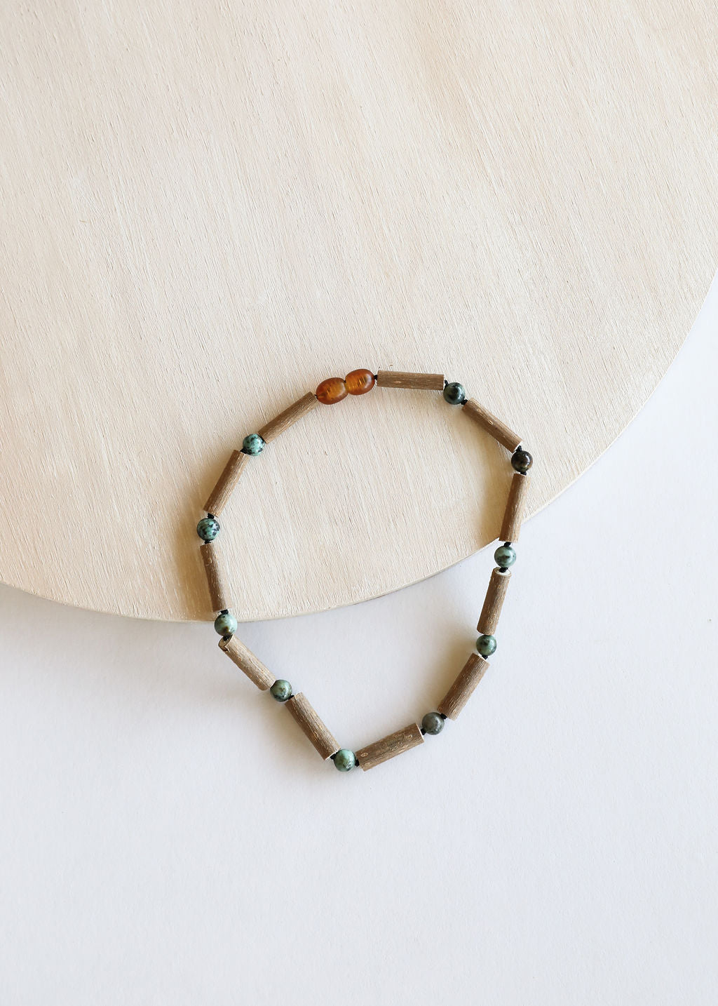 Collar de Madera de Avellana y Jaspe Turquesa