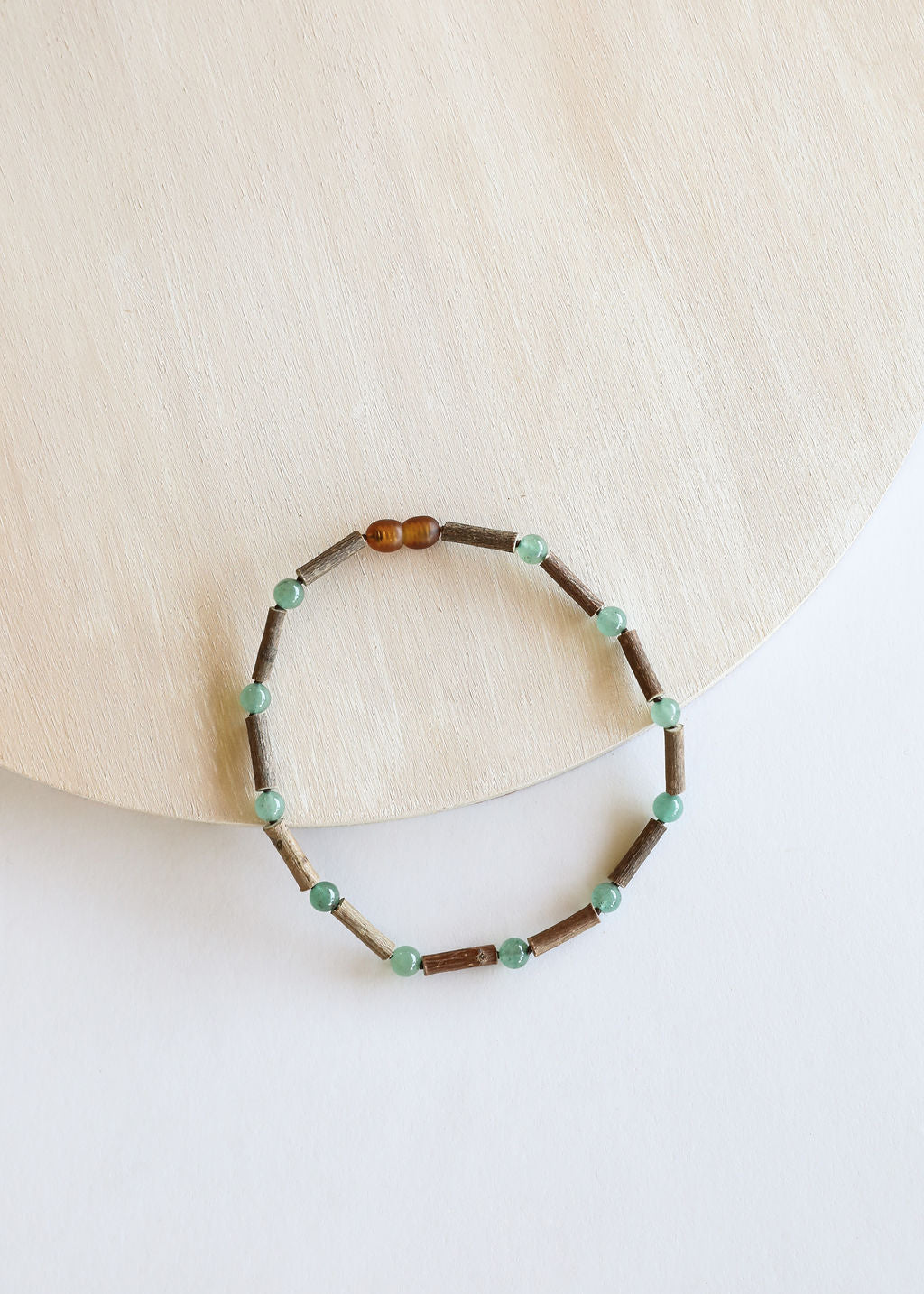 Collier en bois de noisetier et aventurine
